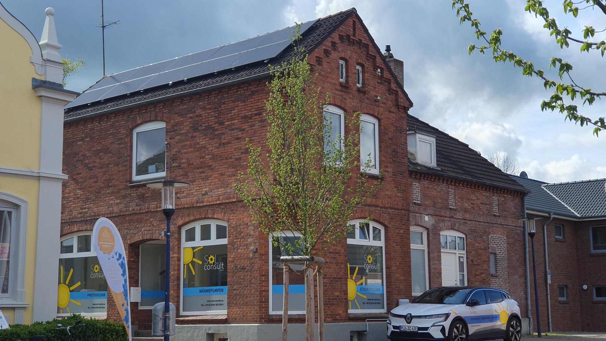 Showroom der SOLconsult GmbH in Schönberg, Holstein – Wärmepumpen, Speicher und PV-Technik zum Anfassen.